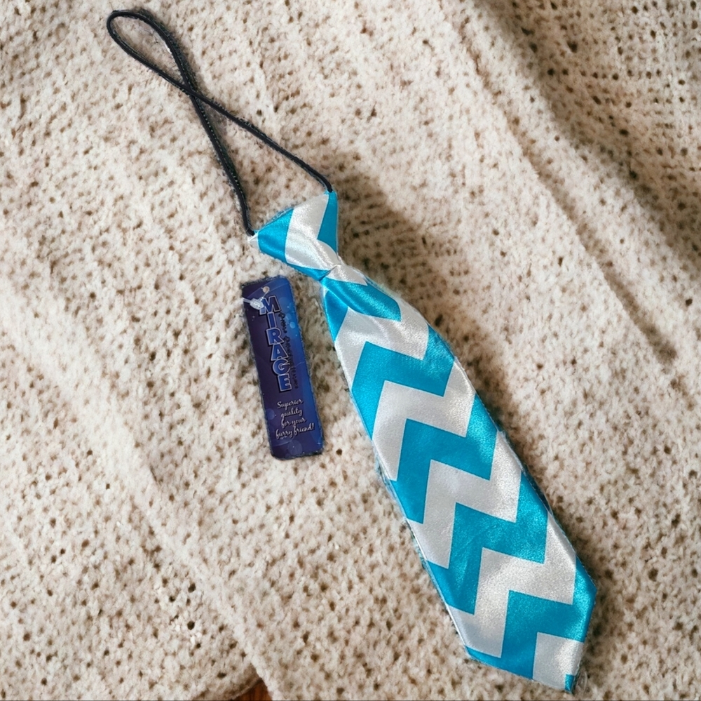 Mirage Blue & White Chevron Dog Tie Size Large (NWT)